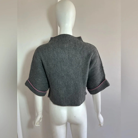 Moth Anthropologie gray short sleeve Mock Neck Contrasting Stitch sweater Size S - Picture 3 of 7